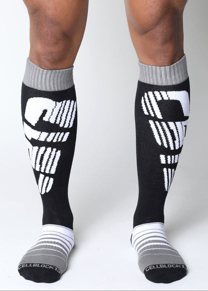 CELLBLOCK 13 Confezione multipla di sospensorio Tight End da 2 pollici con chiusura a scatto + calze al ginocchio Velocity 2.0, grigie